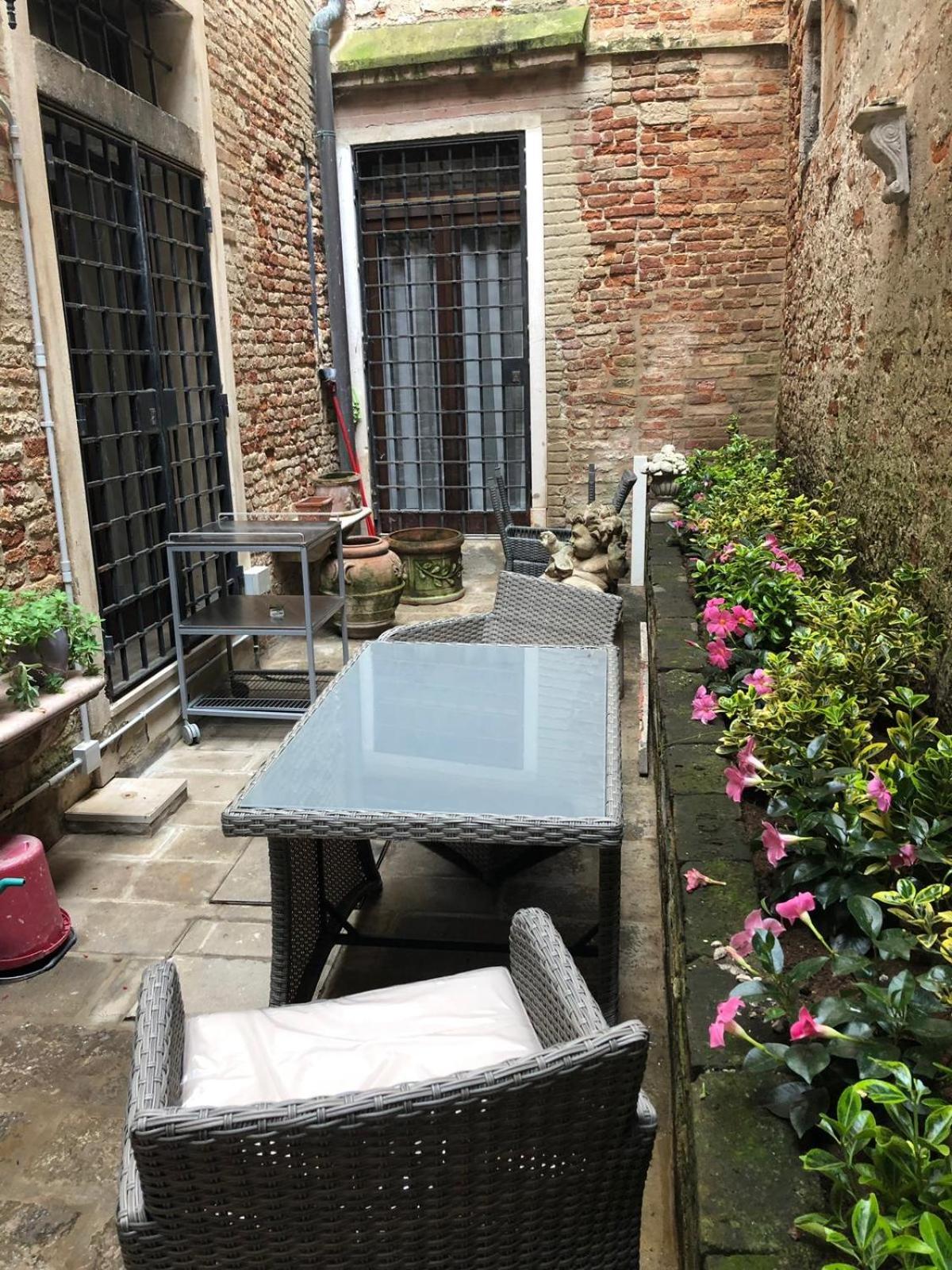 Albrizzi Charme Apartment Veneza Exterior foto